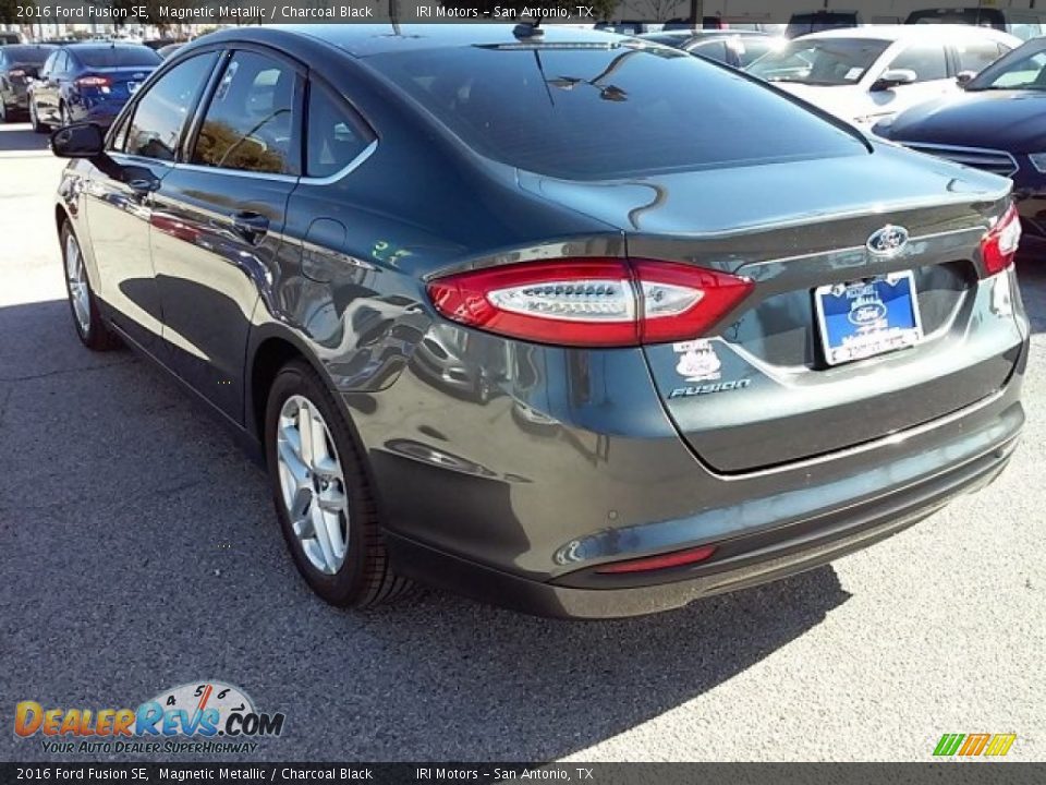 2016 Ford Fusion SE Magnetic Metallic / Charcoal Black Photo #8