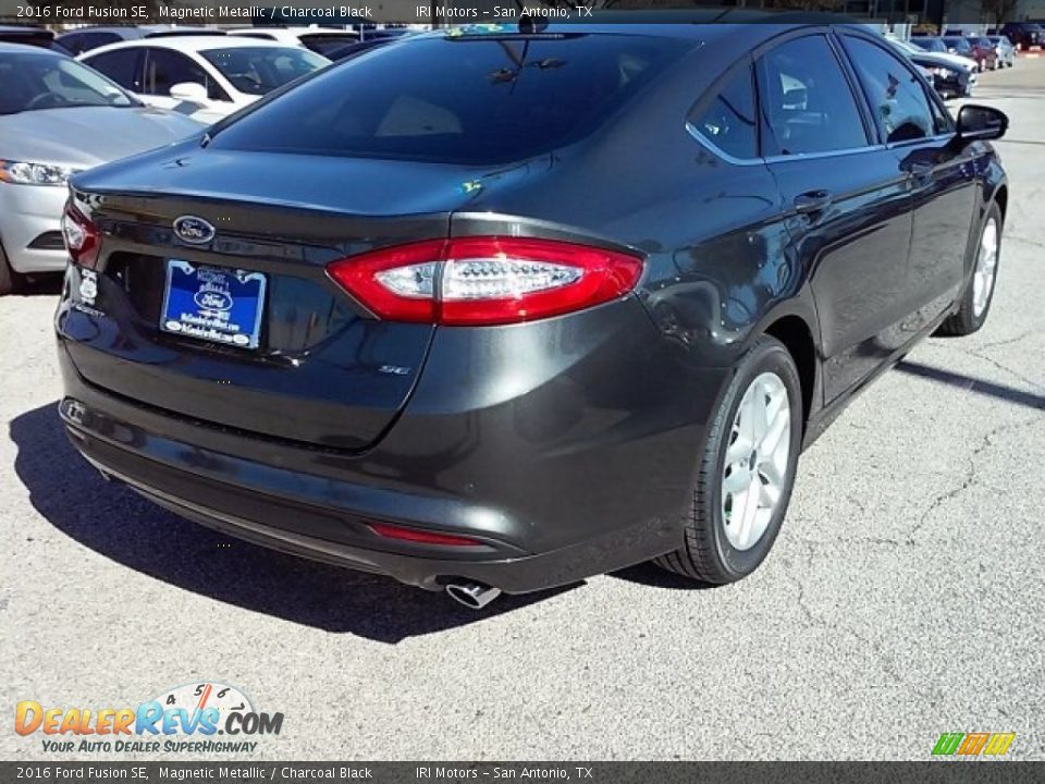 2016 Ford Fusion SE Magnetic Metallic / Charcoal Black Photo #10