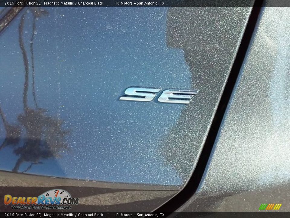 2016 Ford Fusion SE Magnetic Metallic / Charcoal Black Photo #11