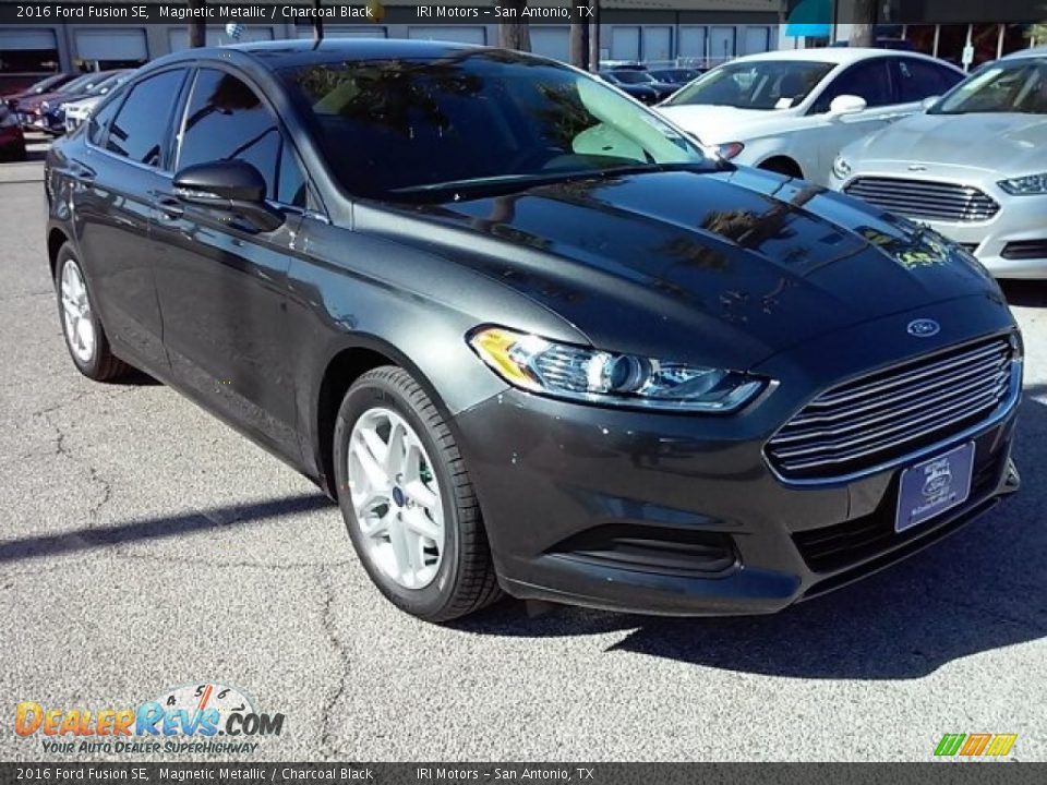 2016 Ford Fusion SE Magnetic Metallic / Charcoal Black Photo #12