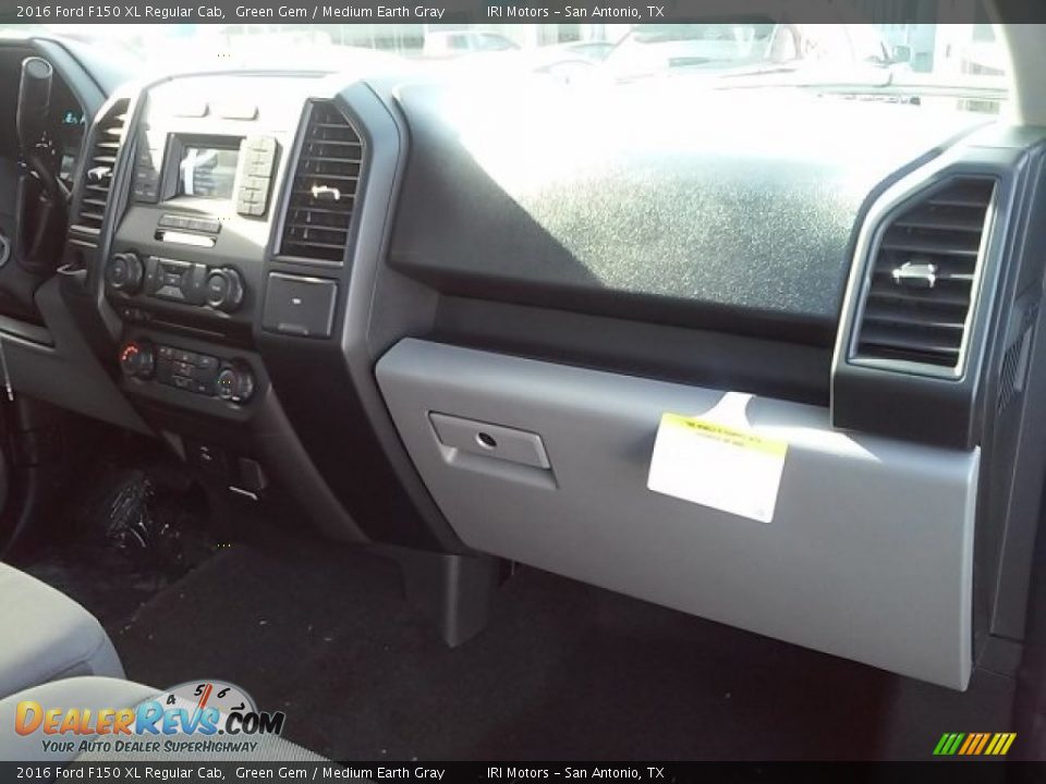 2016 Ford F150 XL Regular Cab Green Gem / Medium Earth Gray Photo #13