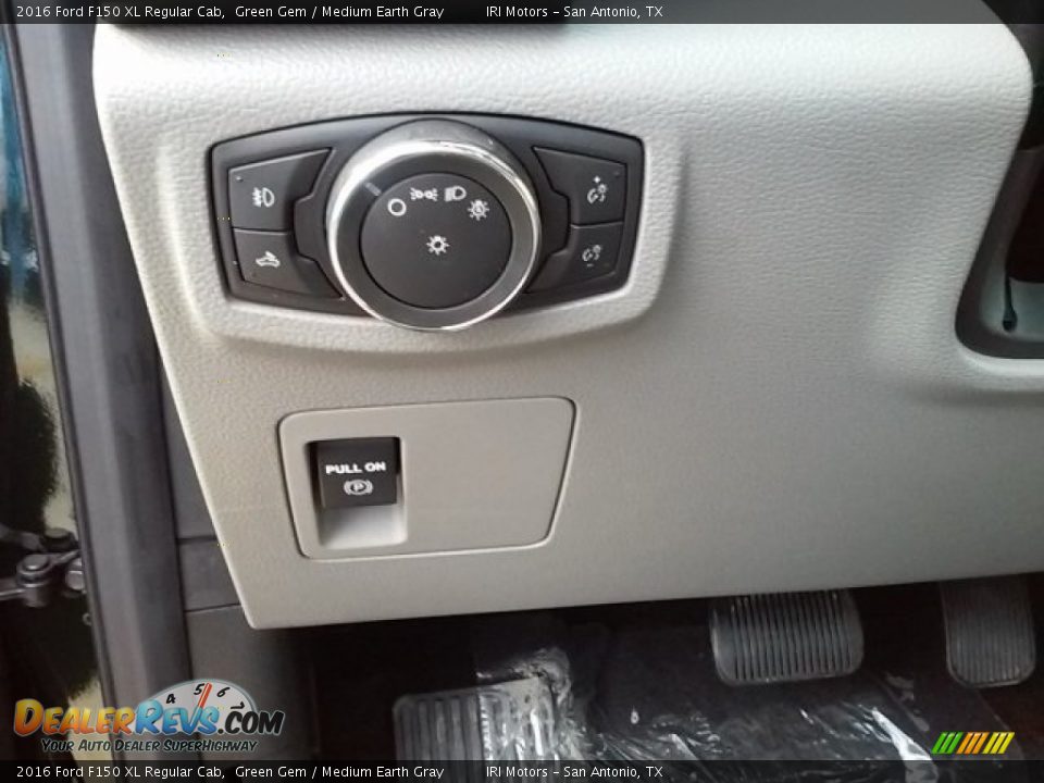 2016 Ford F150 XL Regular Cab Green Gem / Medium Earth Gray Photo #17