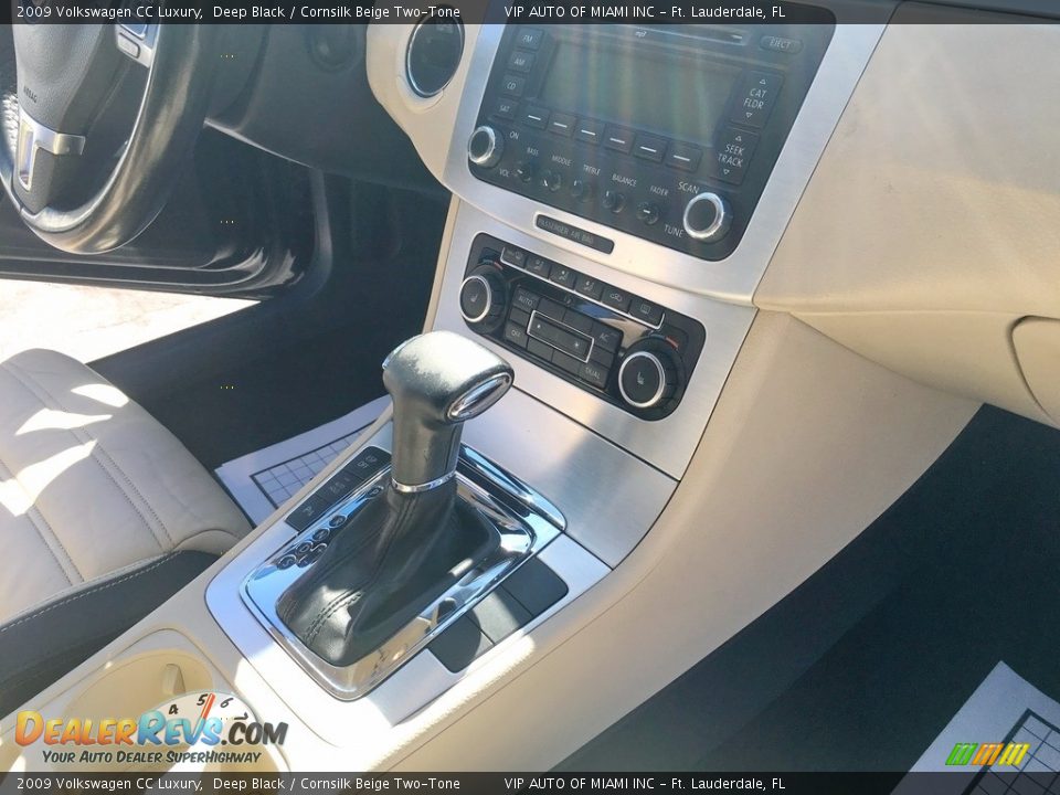 2009 Volkswagen CC Luxury Deep Black / Cornsilk Beige Two-Tone Photo #18