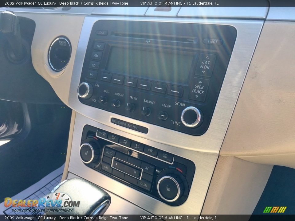 2009 Volkswagen CC Luxury Deep Black / Cornsilk Beige Two-Tone Photo #19