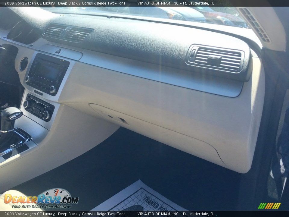 2009 Volkswagen CC Luxury Deep Black / Cornsilk Beige Two-Tone Photo #20