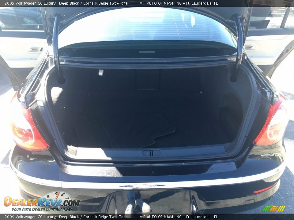 2009 Volkswagen CC Luxury Deep Black / Cornsilk Beige Two-Tone Photo #25