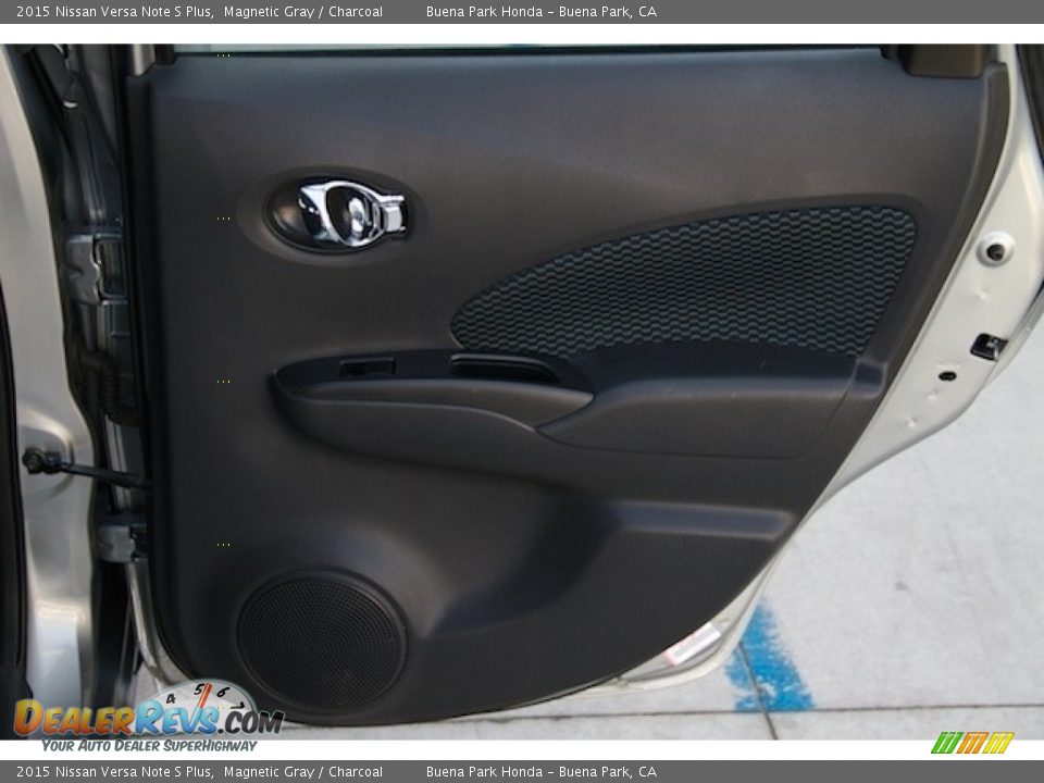 2015 Nissan Versa Note S Plus Magnetic Gray / Charcoal Photo #24