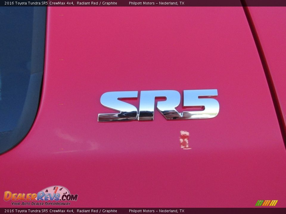 2016 Toyota Tundra SR5 CrewMax 4x4 Radiant Red / Graphite Photo #15