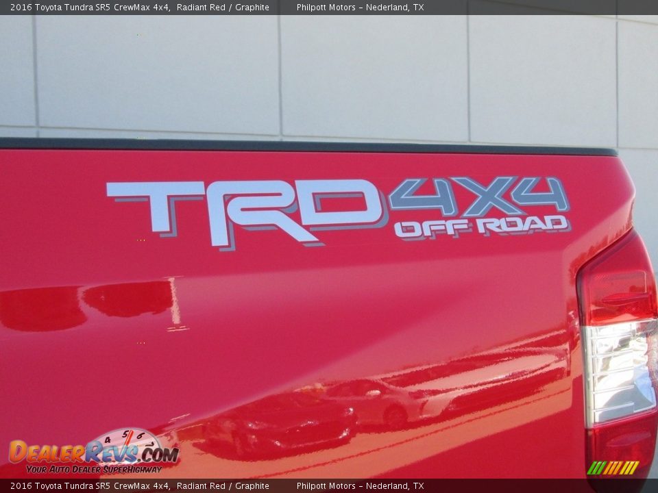2016 Toyota Tundra SR5 CrewMax 4x4 Radiant Red / Graphite Photo #16