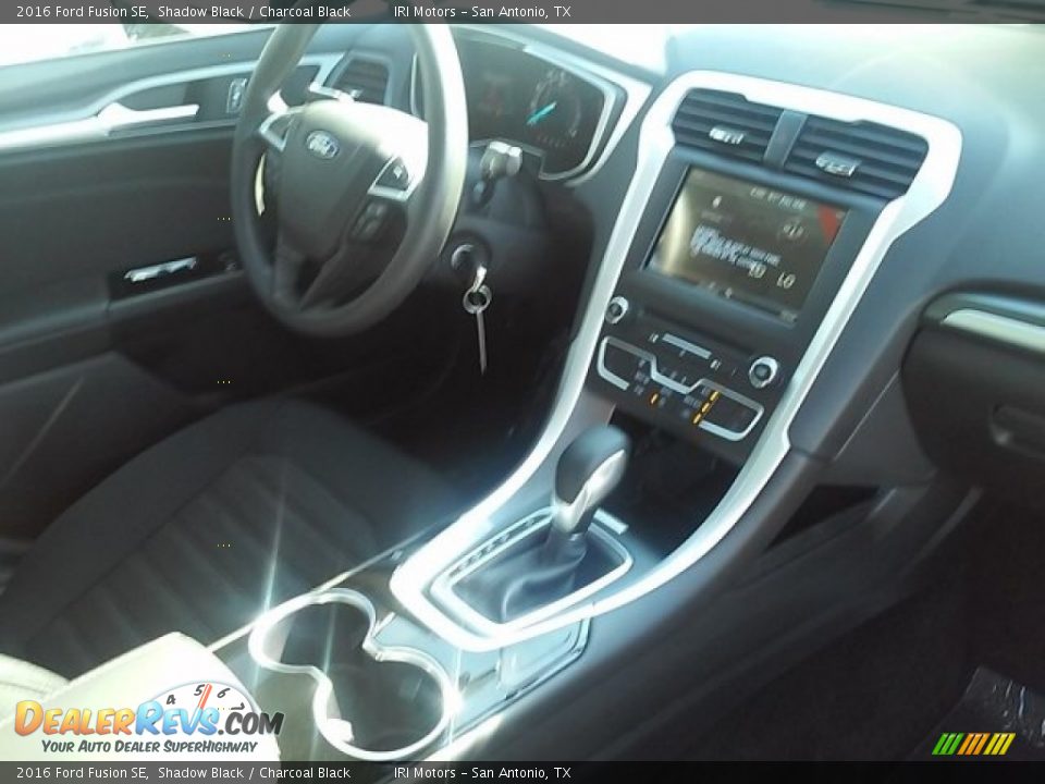 2016 Ford Fusion SE Shadow Black / Charcoal Black Photo #17