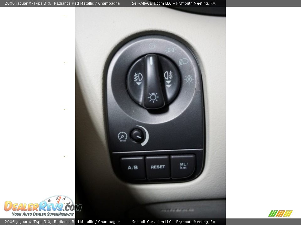 2006 Jaguar X-Type 3.0 Radiance Red Metallic / Champagne Photo #33