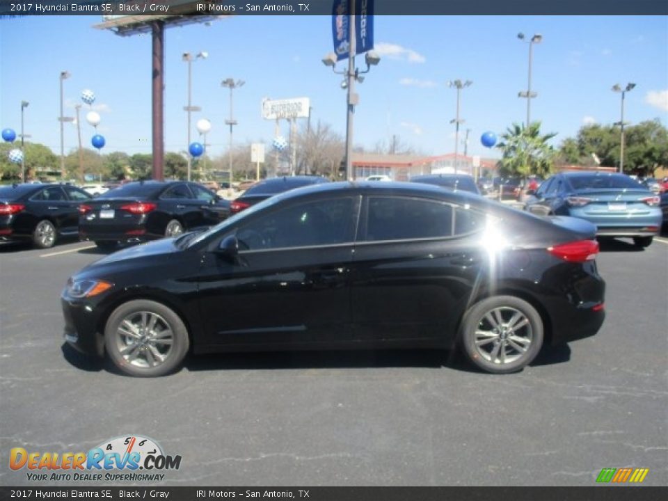 2017 Hyundai Elantra SE Black / Gray Photo #7