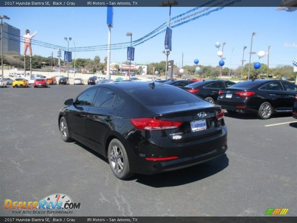 2017 Hyundai Elantra SE Black / Gray Photo #8
