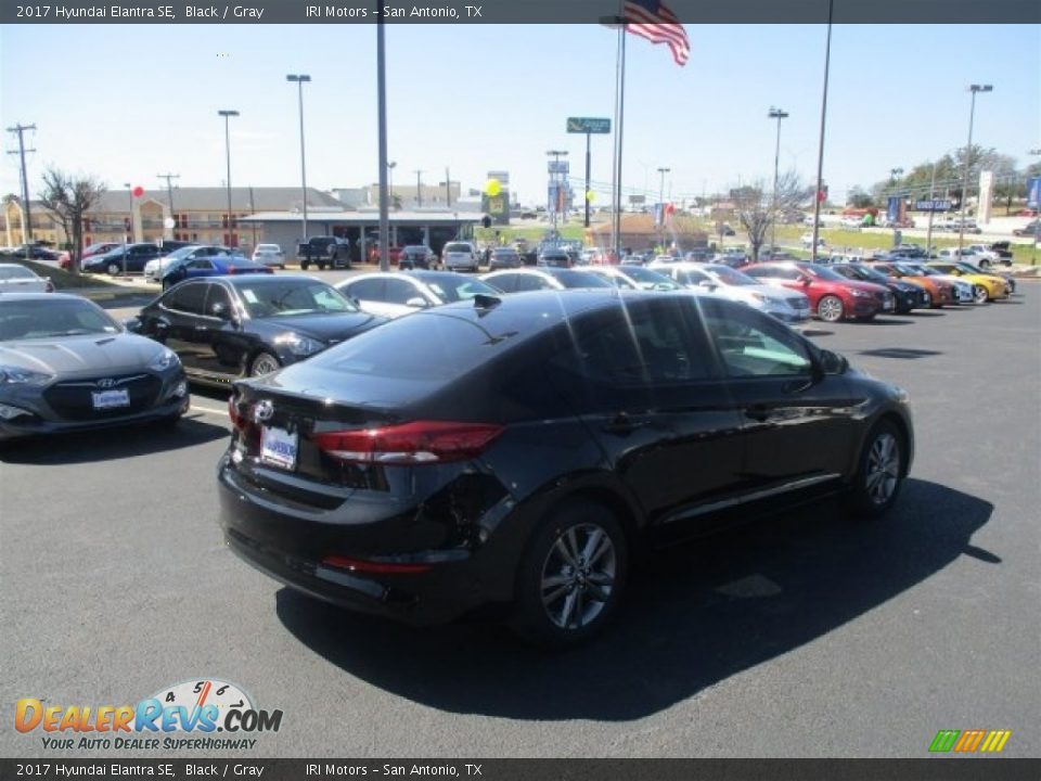 2017 Hyundai Elantra SE Black / Gray Photo #10