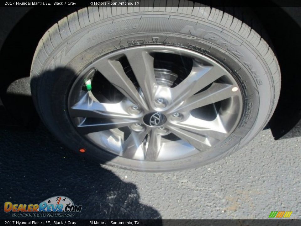 2017 Hyundai Elantra SE Black / Gray Photo #18