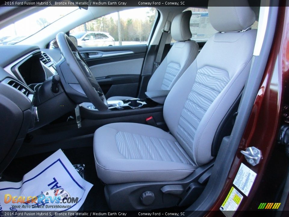 Medium Earth Gray Interior - 2016 Ford Fusion Hybrid S Photo #16