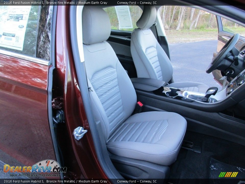 Front Seat of 2016 Ford Fusion Hybrid S Photo #21