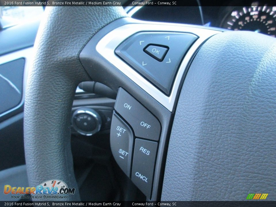 Controls of 2016 Ford Fusion Hybrid S Photo #31
