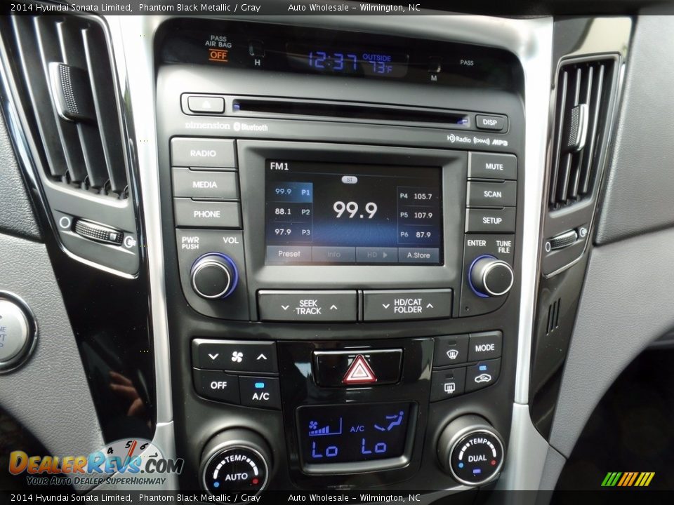 2014 Hyundai Sonata Limited Phantom Black Metallic / Gray Photo #17