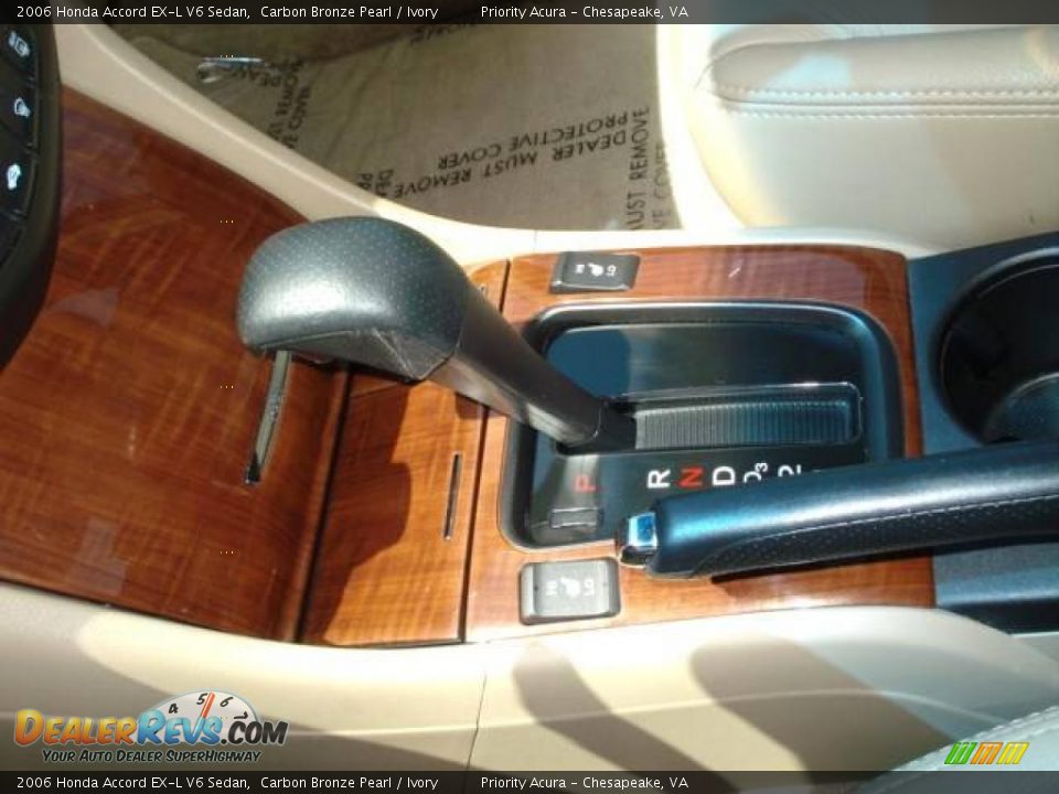 2006 Honda Accord EX-L V6 Sedan Carbon Bronze Pearl / Ivory Photo #17
