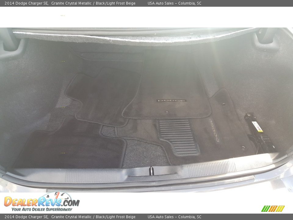 2014 Dodge Charger SE Granite Crystal Metallic / Black/Light Frost Beige Photo #15