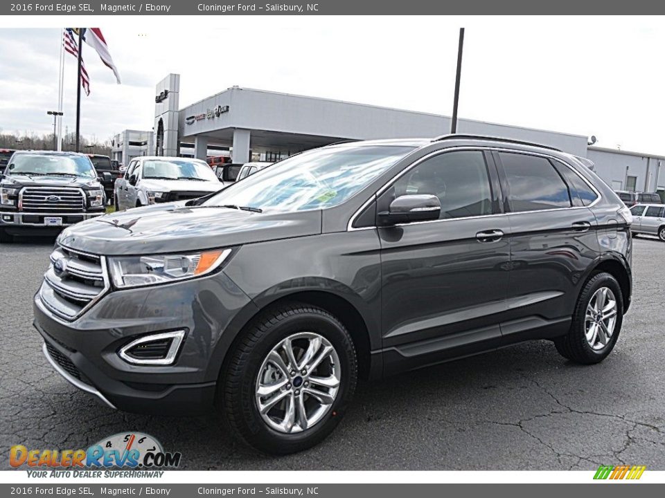 Front 3/4 View of 2016 Ford Edge SEL Photo #3