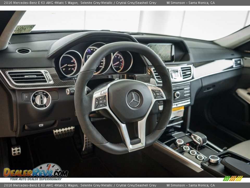 Dashboard of 2016 Mercedes-Benz E 63 AMG 4Matic S Wagon Photo #5