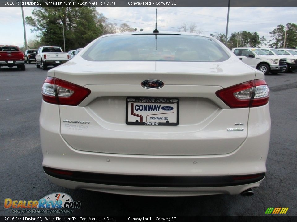 2016 Ford Fusion SE White Platinum Tri-Coat Metallic / Dune Photo #5