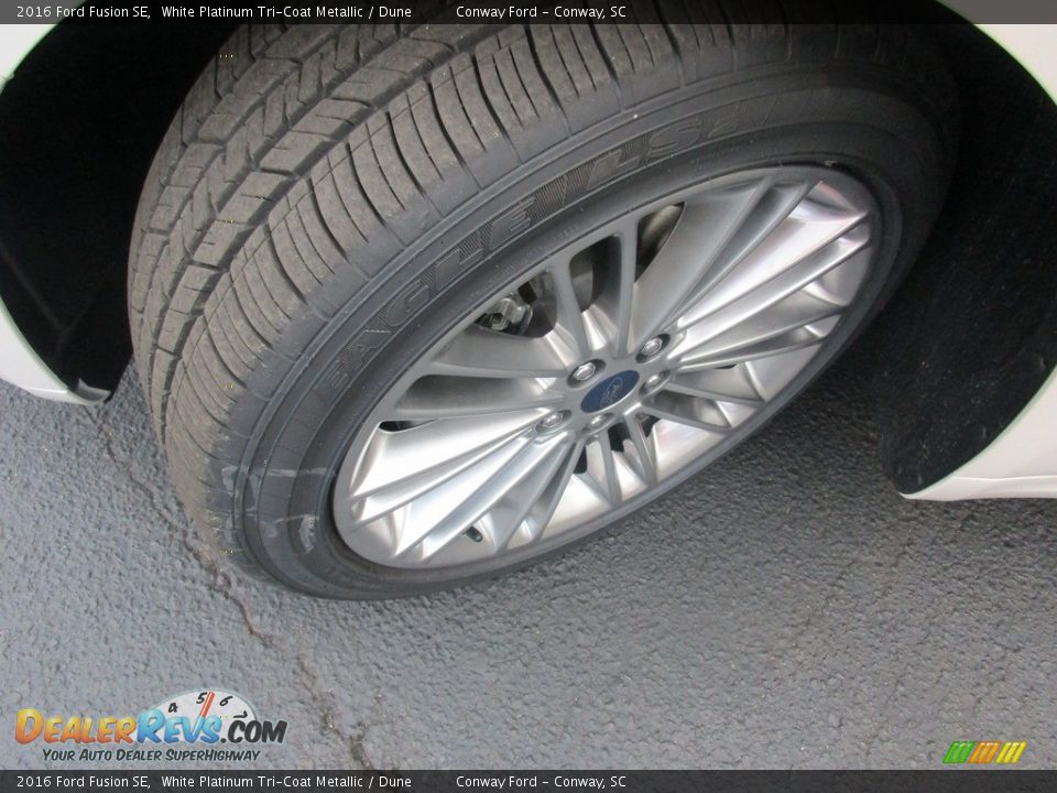 2016 Ford Fusion SE White Platinum Tri-Coat Metallic / Dune Photo #12