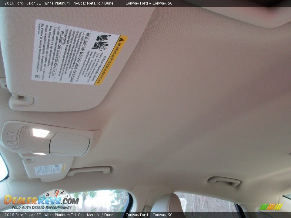 2016 Ford Fusion SE White Platinum Tri-Coat Metallic / Dune Photo #16