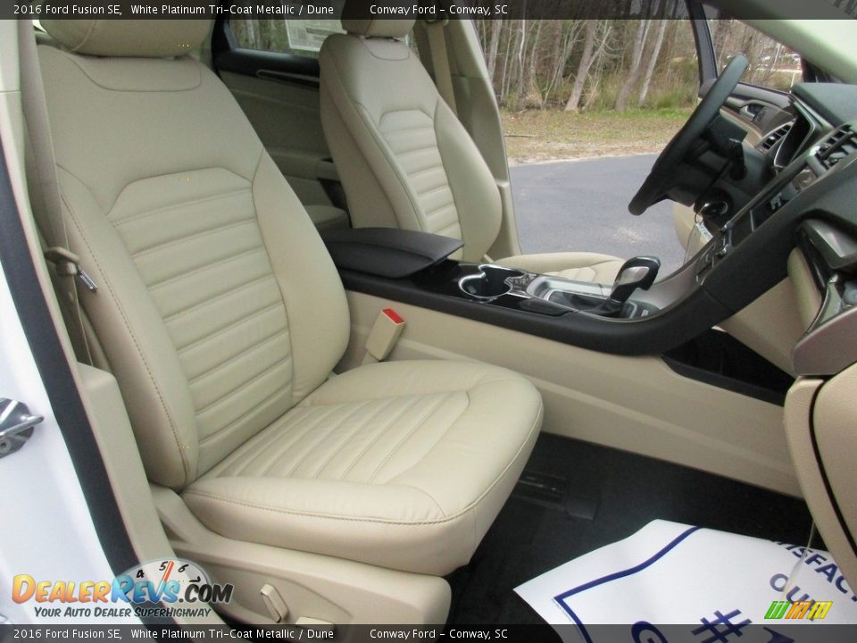 2016 Ford Fusion SE White Platinum Tri-Coat Metallic / Dune Photo #19