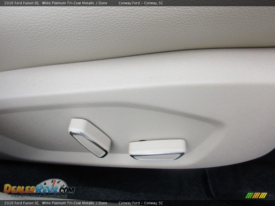 2016 Ford Fusion SE White Platinum Tri-Coat Metallic / Dune Photo #20
