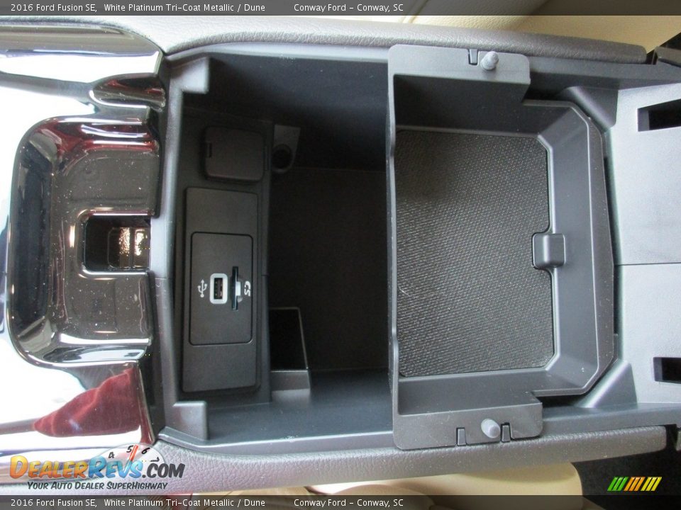 2016 Ford Fusion SE White Platinum Tri-Coat Metallic / Dune Photo #24