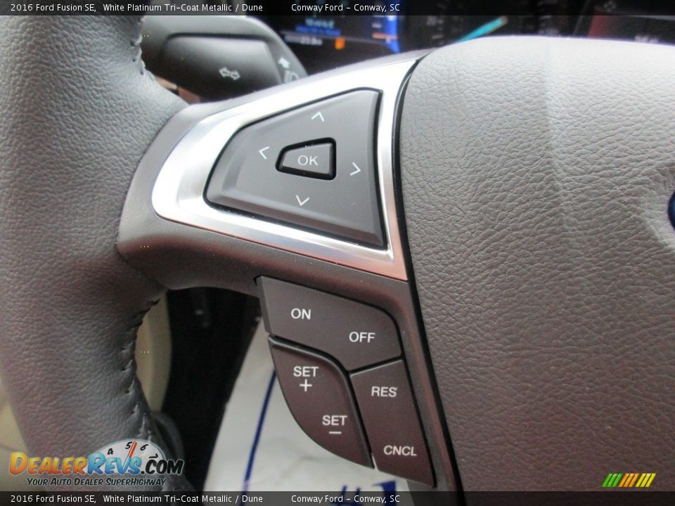 2016 Ford Fusion SE White Platinum Tri-Coat Metallic / Dune Photo #30
