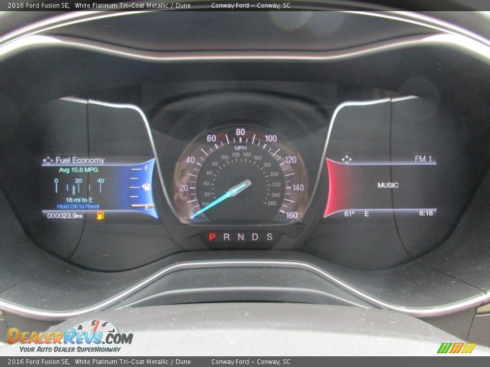 2016 Ford Fusion SE White Platinum Tri-Coat Metallic / Dune Photo #31