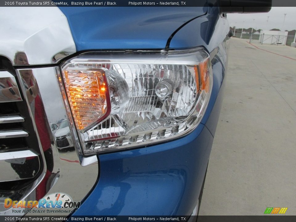 2016 Toyota Tundra SR5 CrewMax Blazing Blue Pearl / Black Photo #9