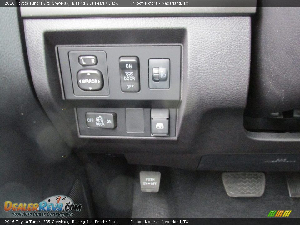 2016 Toyota Tundra SR5 CrewMax Blazing Blue Pearl / Black Photo #28