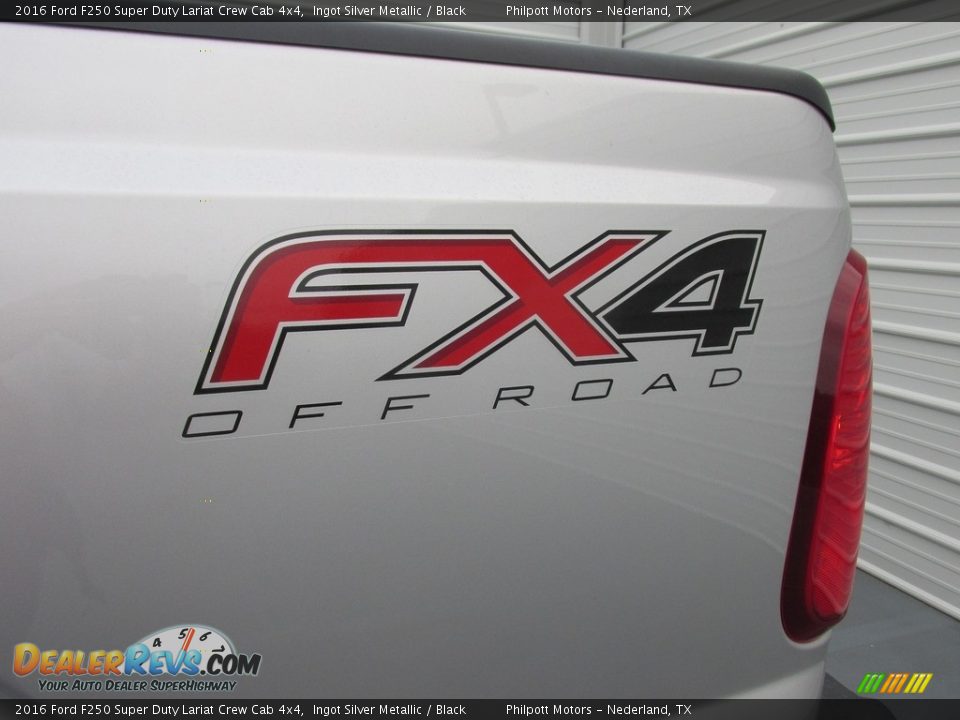 2016 Ford F250 Super Duty Lariat Crew Cab 4x4 Ingot Silver Metallic / Black Photo #17