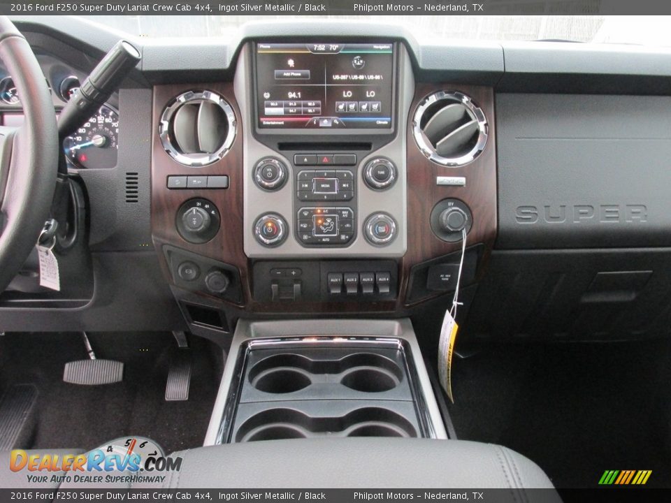 2016 Ford F250 Super Duty Lariat Crew Cab 4x4 Ingot Silver Metallic / Black Photo #28