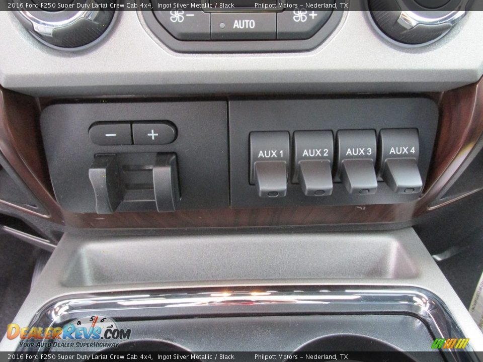 2016 Ford F250 Super Duty Lariat Crew Cab 4x4 Ingot Silver Metallic / Black Photo #31