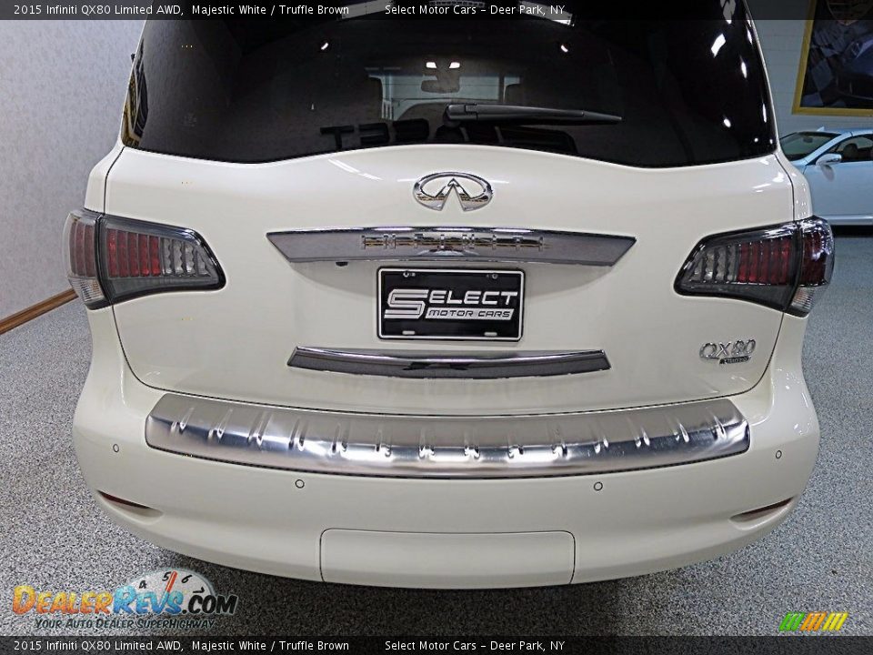 2015 Infiniti QX80 Limited AWD Majestic White / Truffle Brown Photo #6