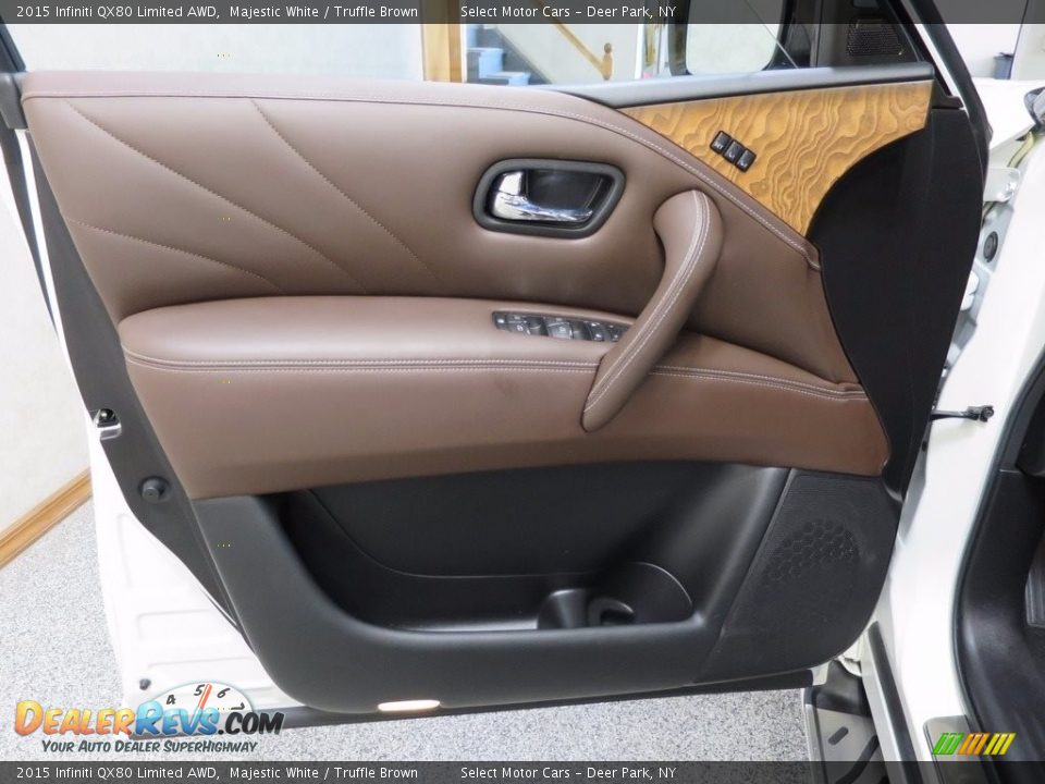Door Panel of 2015 Infiniti QX80 Limited AWD Photo #14