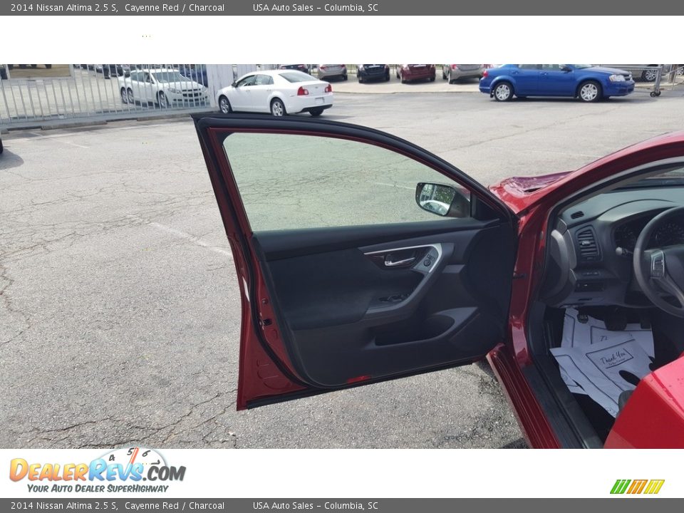 2014 Nissan Altima 2.5 S Cayenne Red / Charcoal Photo #4