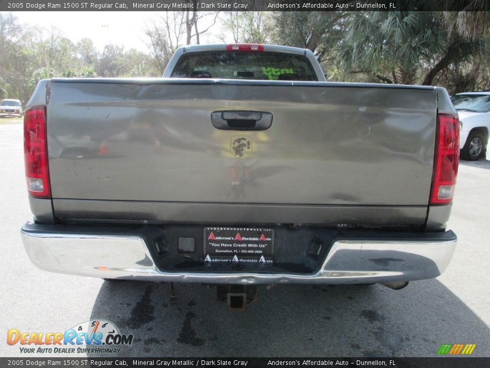 2005 Dodge Ram 1500 ST Regular Cab Mineral Gray Metallic / Dark Slate Gray Photo #4