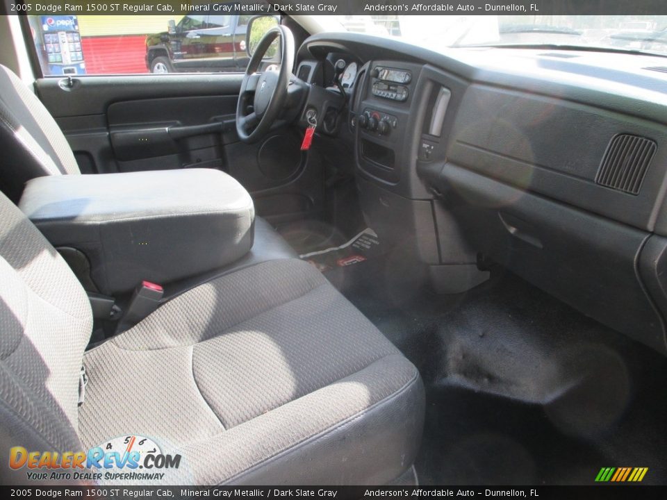 2005 Dodge Ram 1500 ST Regular Cab Mineral Gray Metallic / Dark Slate Gray Photo #11
