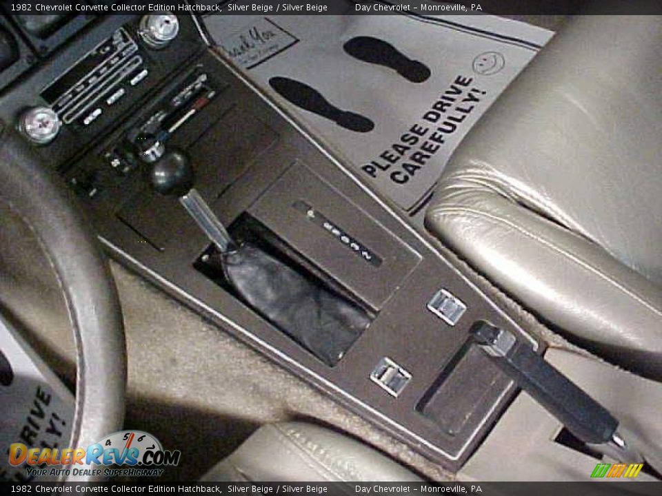 1982 Chevrolet Corvette Collector Edition Hatchback Shifter Photo #11