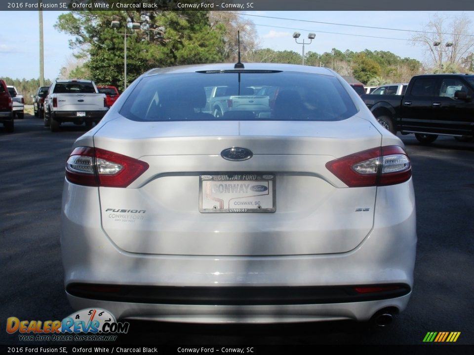 2016 Ford Fusion SE Oxford White / Charcoal Black Photo #4