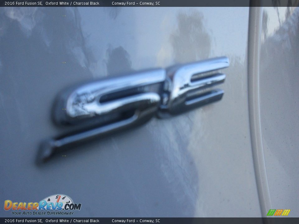 2016 Ford Fusion SE Oxford White / Charcoal Black Photo #5