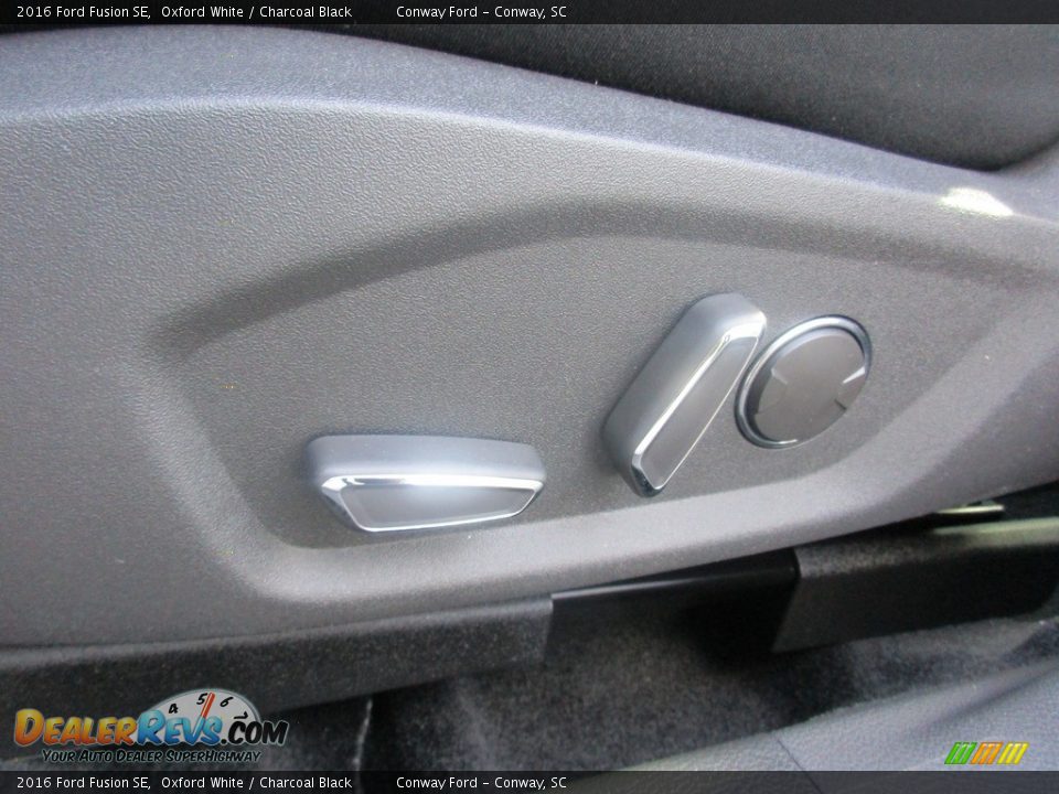2016 Ford Fusion SE Oxford White / Charcoal Black Photo #16