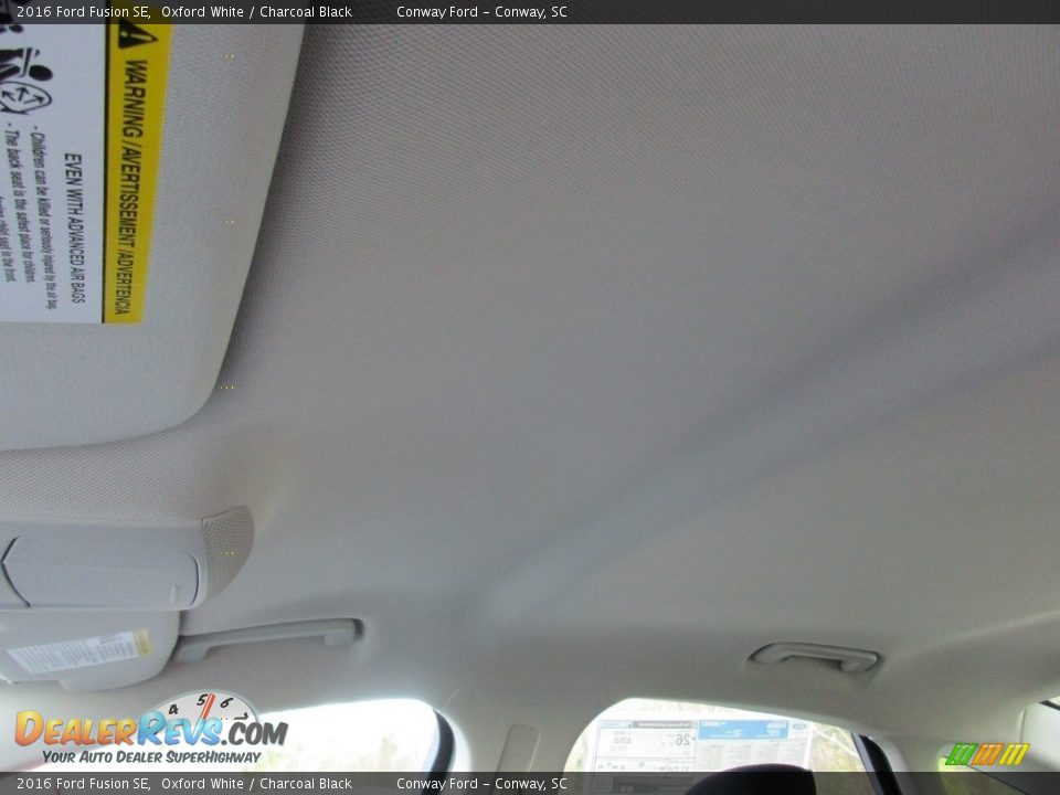 2016 Ford Fusion SE Oxford White / Charcoal Black Photo #17